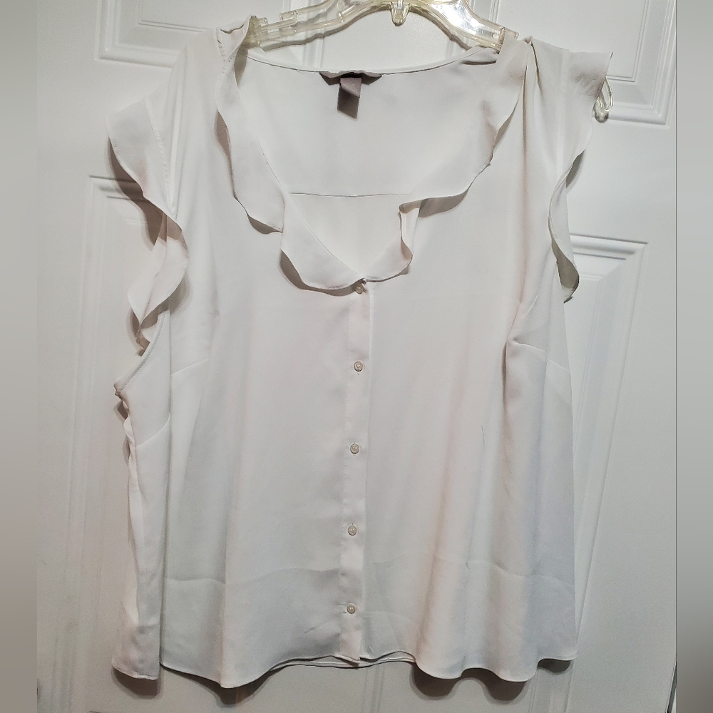 H&M White V-neck Sleeveless Blouse Top size XXL - Picture 2 of 11